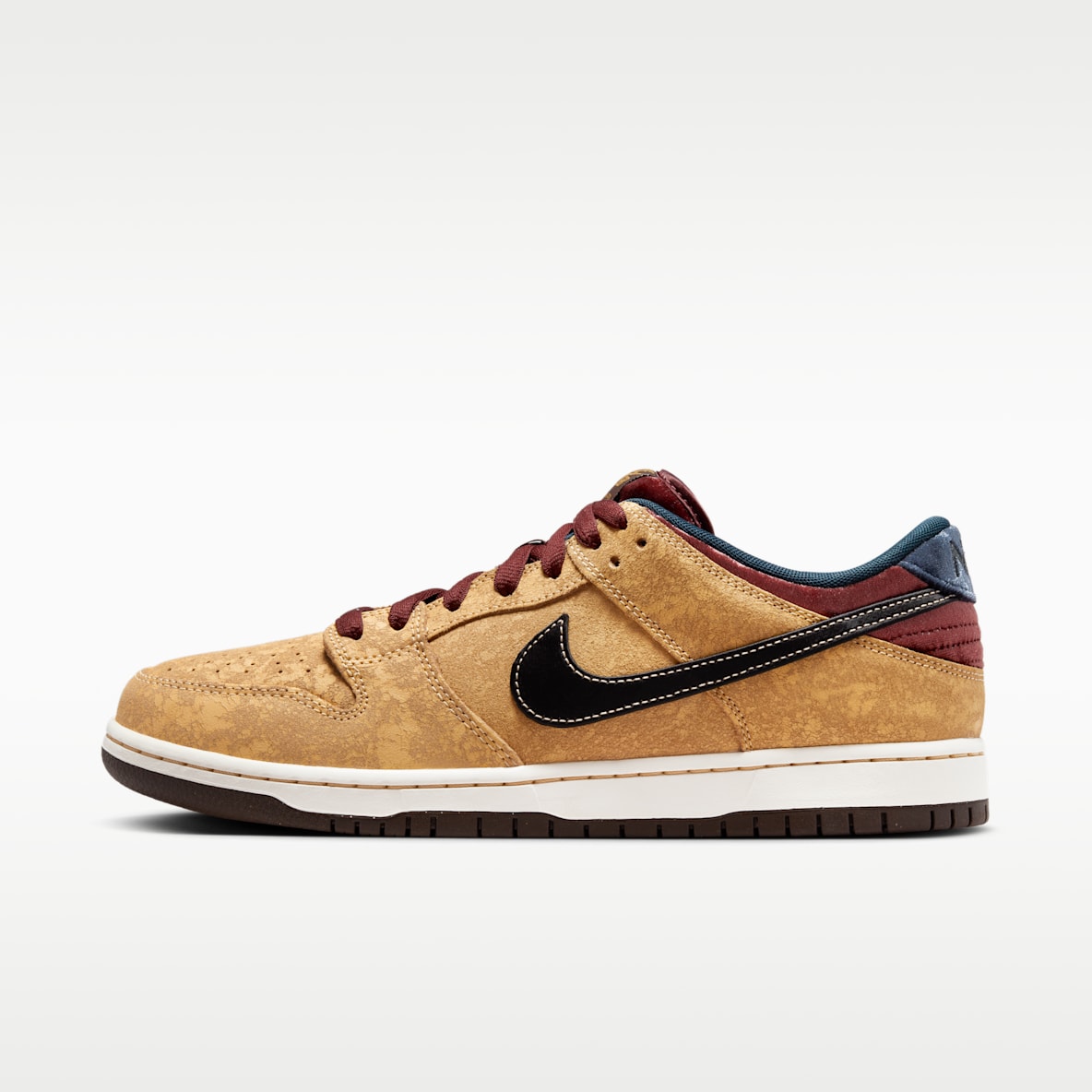 Nike SB Dunk Low Pro Skate Shoes
