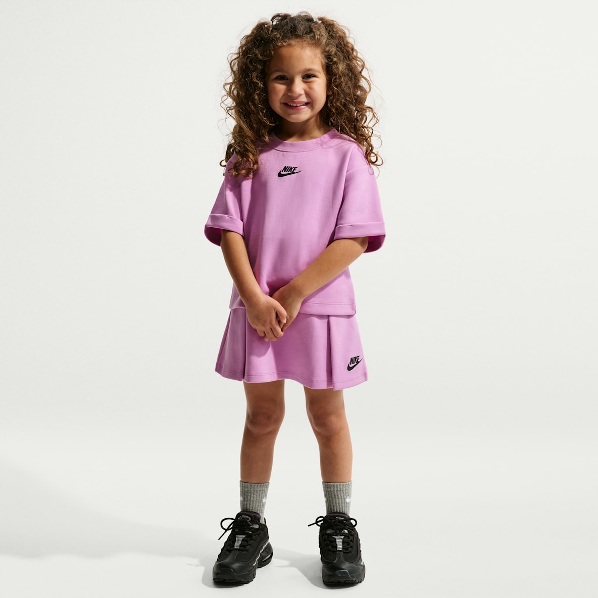 Nike Conjunto de falda de dos piezas Tech Fleece para niños talla pequeña