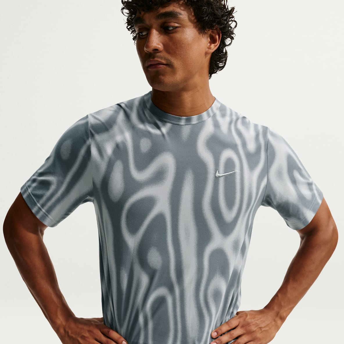 Nike Hyverse Men's Dri-FIT UV Protection Training T-Shirt