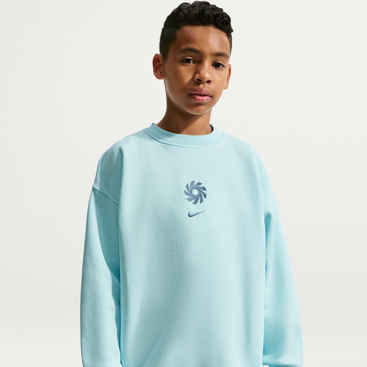 Erling Haaland Club Fleece Big Kids' Nike Soccer Oversized Crew-Neck