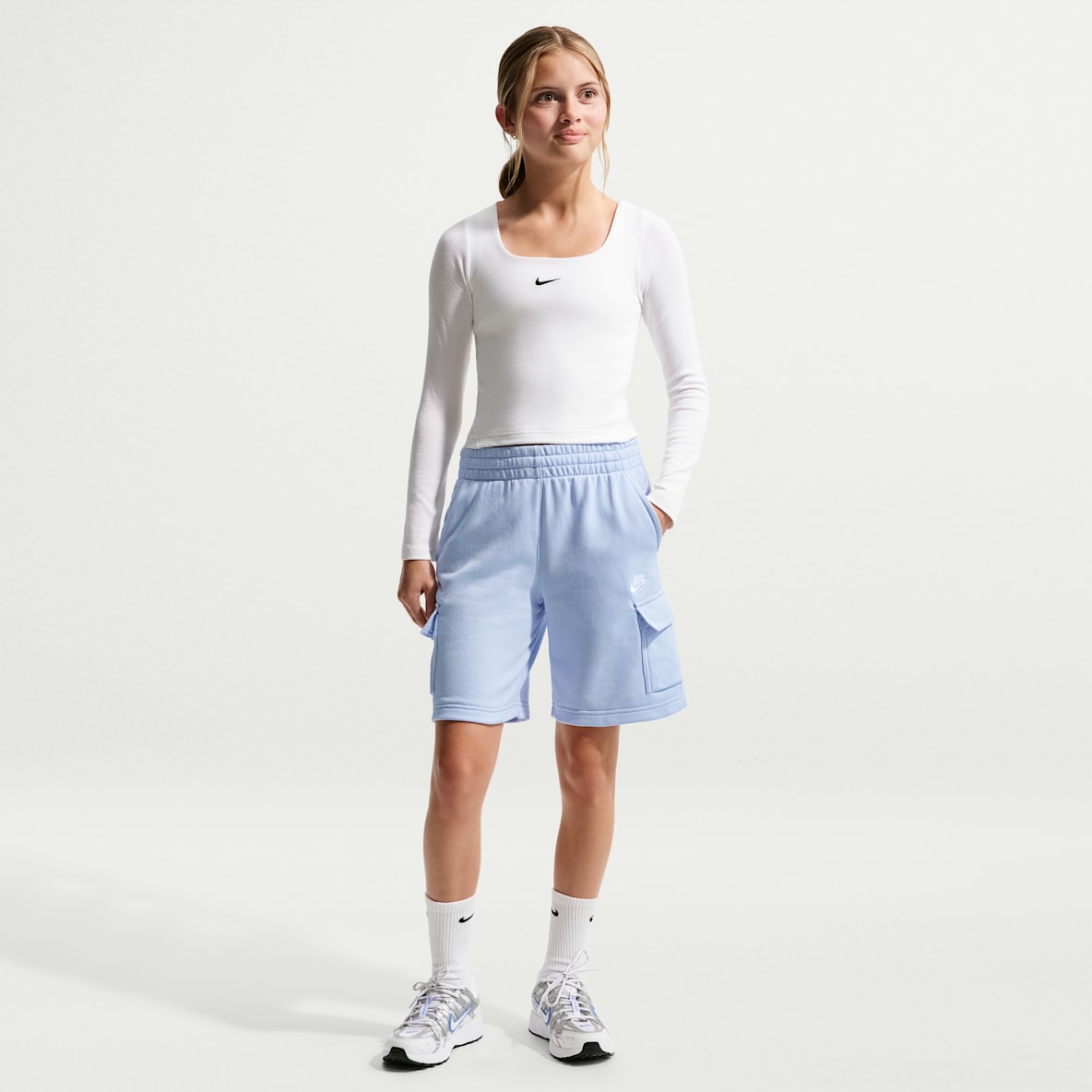 Nike Sportswear Club Older Kids' French Terry Cargo Shorts