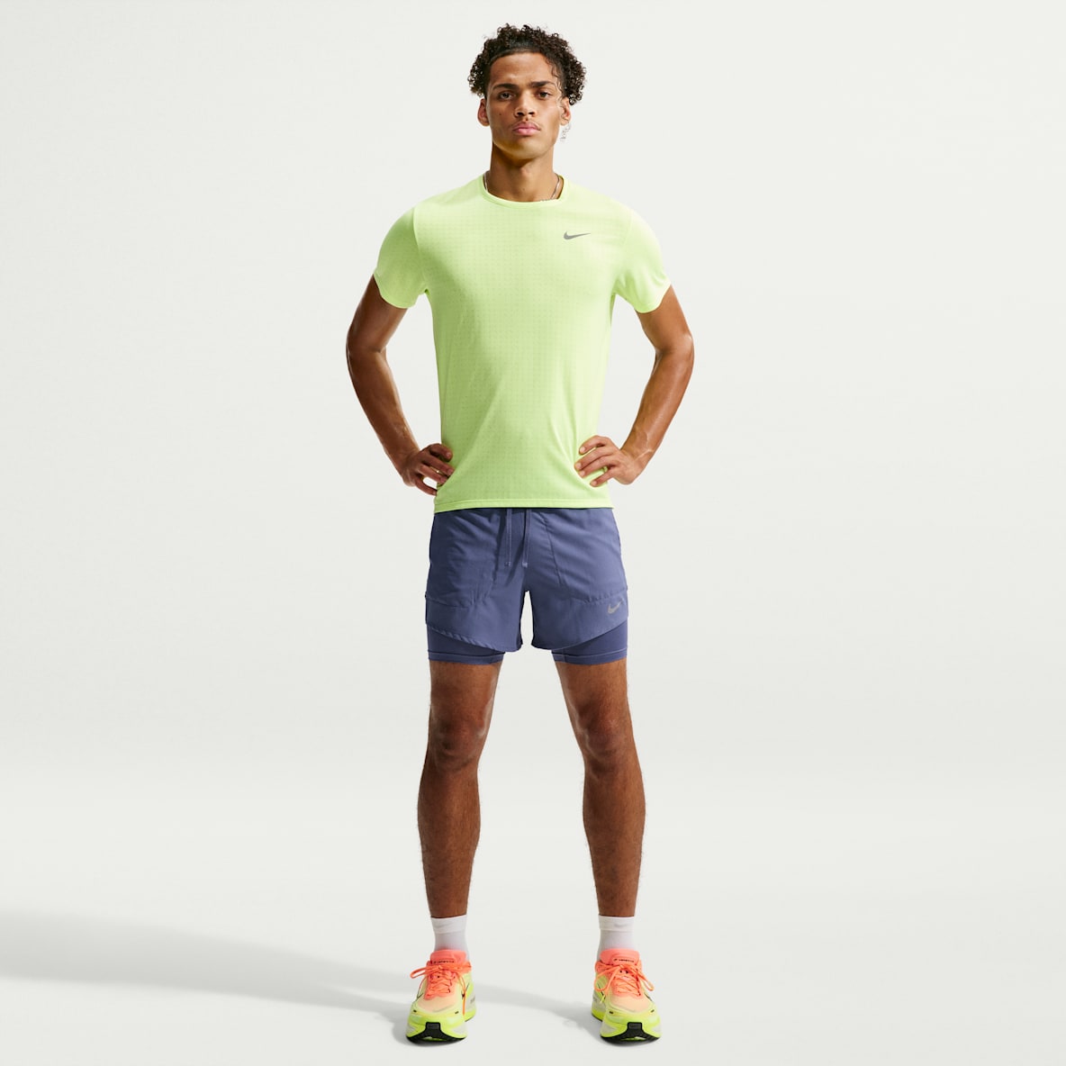 Nike Stride Ανδρικό υβριδικό σορτς για τρέξιμο Dri-FIT 13 cm