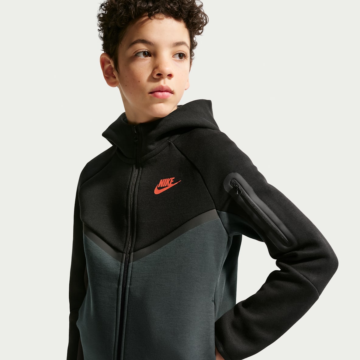 Nike Sportswear Tech Fleece Older Kids' Full-Zip Hoodie