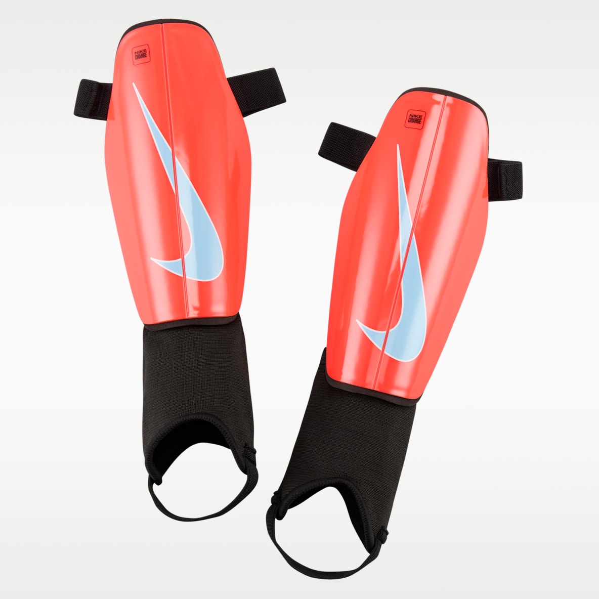 Nike Charge Espinilleras de fútbol