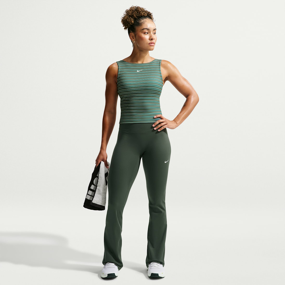 Nike One Leggings de tiro alto acampanados para mujer