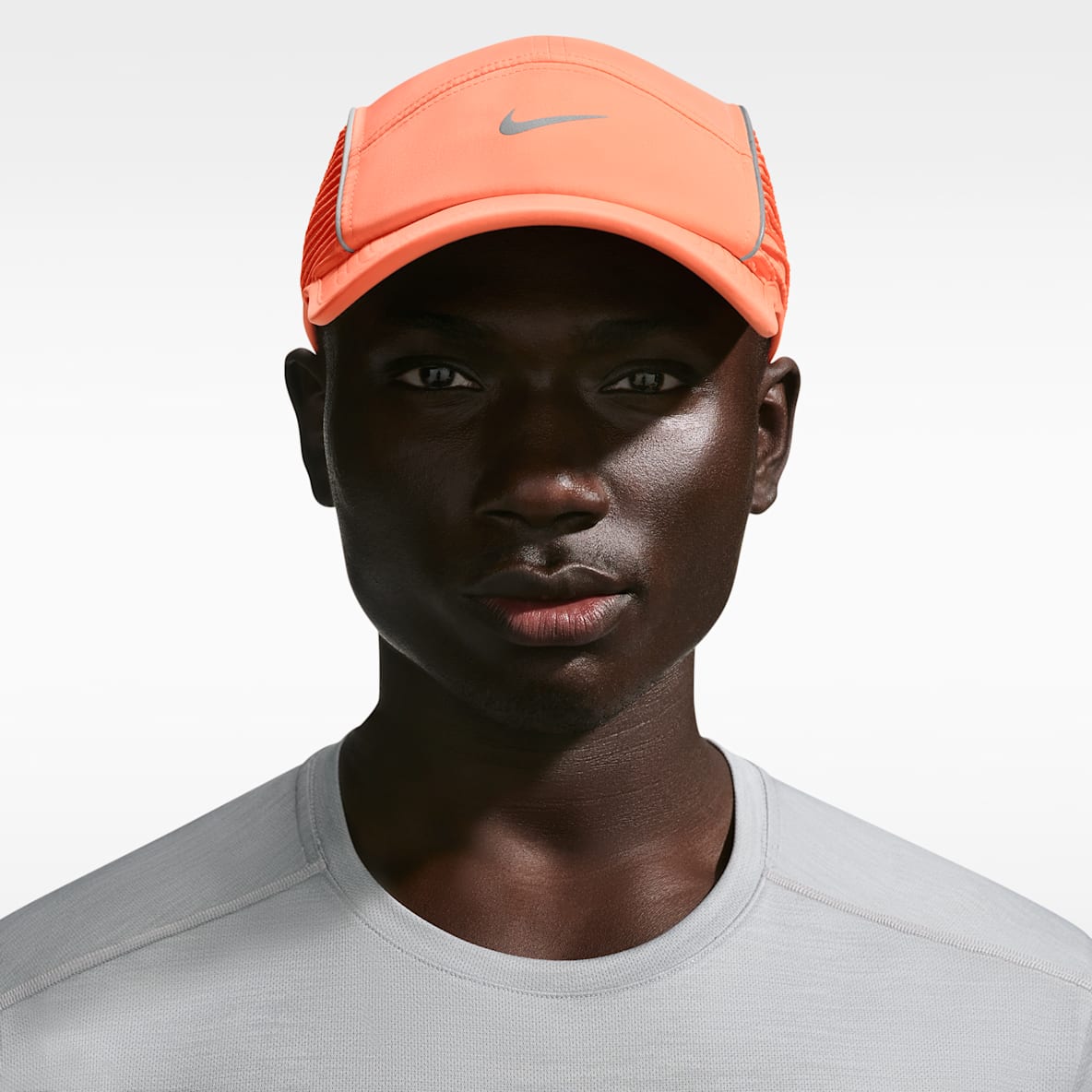 나이키 드라이 핏 ADV 플라이 언스트럭처 에어로빌 에어로어댑트 캡