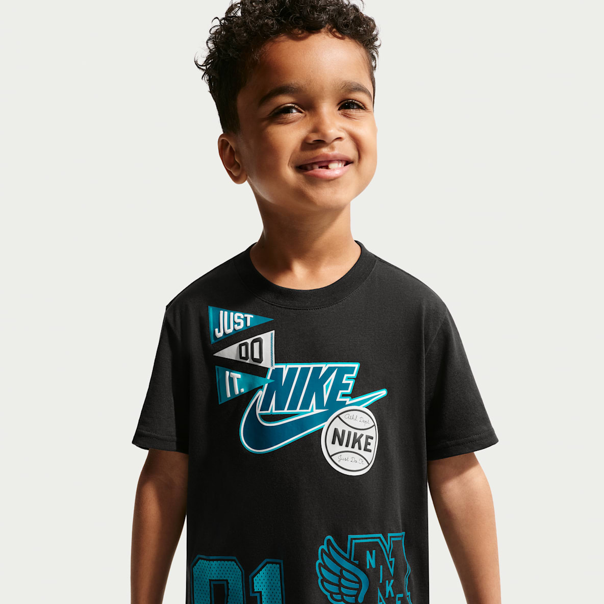 Nike Multisport-T-Shirt für jüngere Kinder