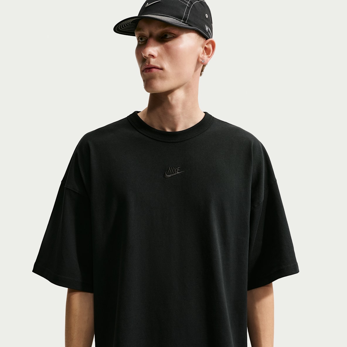 Nike Sportswear Premium Essentials Men's Oversized T-Shirt