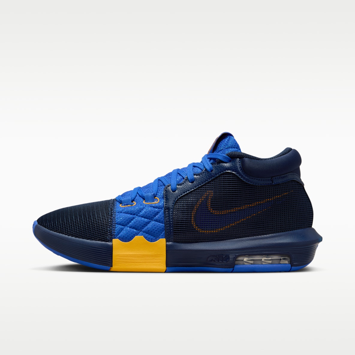 LeBron Witness 8 Basketball Shoes