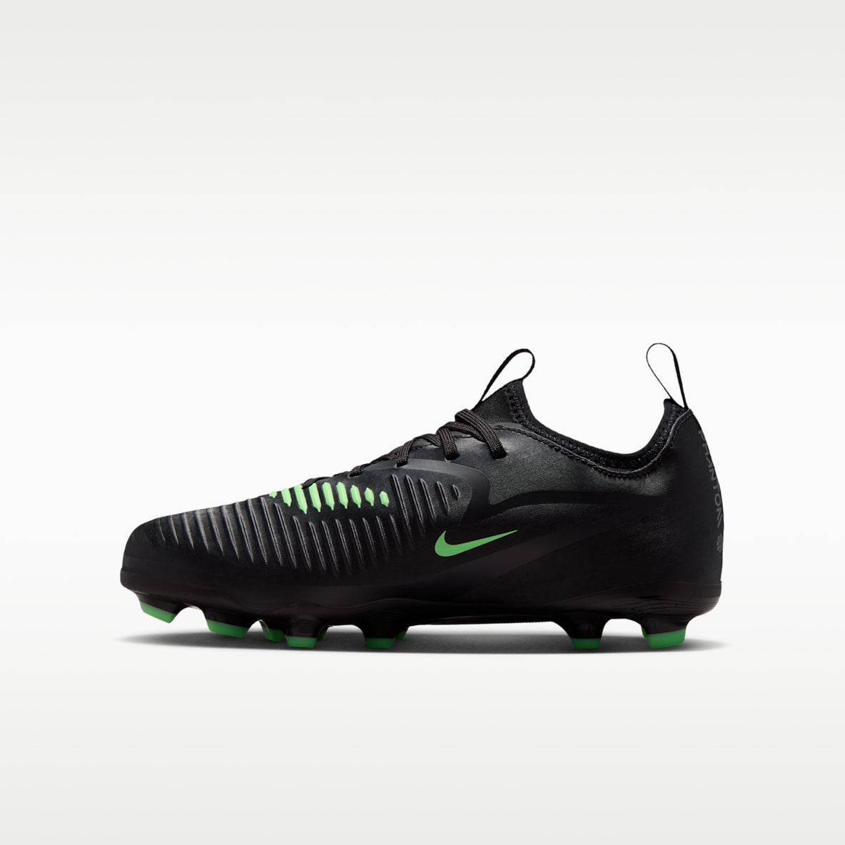 Nike Jr. Phantom 6 Low Academy Big Kids' Multi-Ground Soccer Cleats