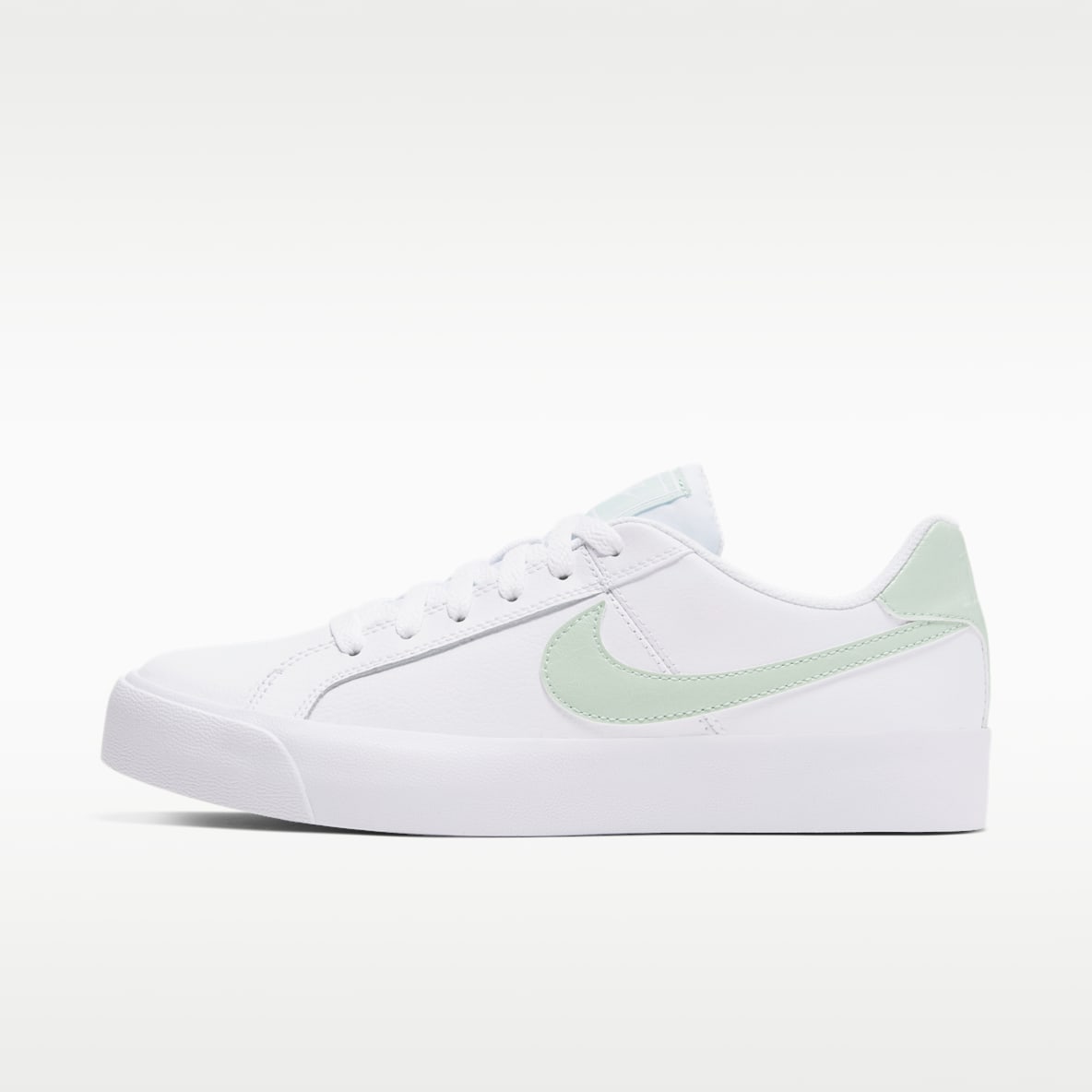 ナイキ コート ロイヤル AC ウィメンズシューズ