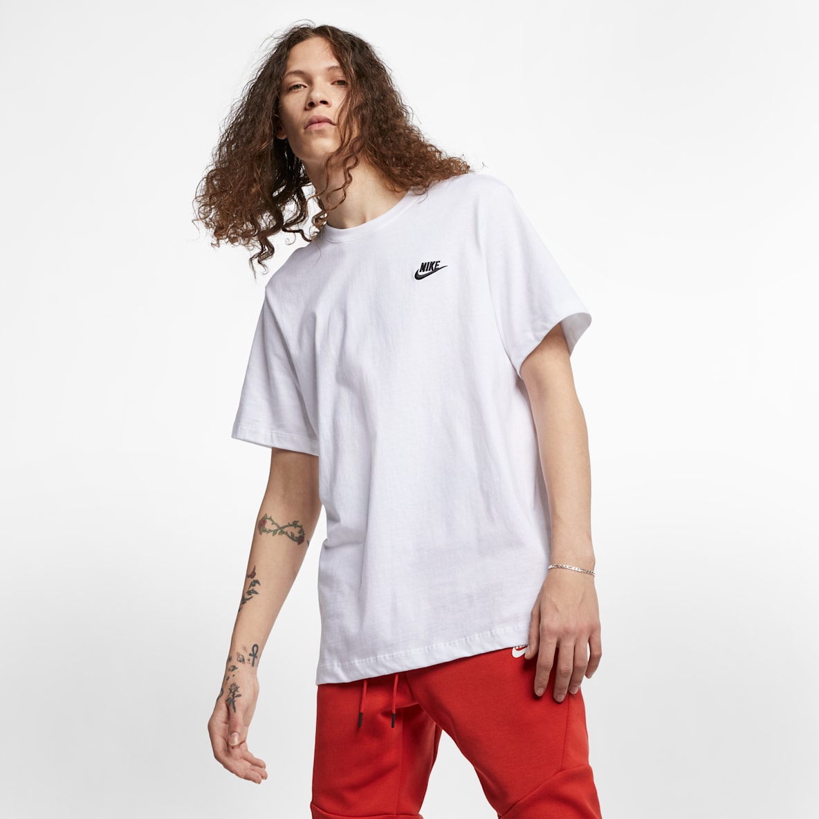 Nike Sportswear Club 男款 T 恤