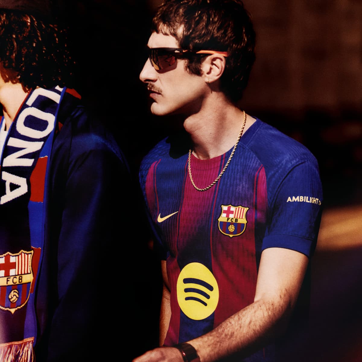 ♢﻿新品♢﻿FC Barcelona Nike 長袖シャツ Mサイズ FC Barcelona. Nike.com