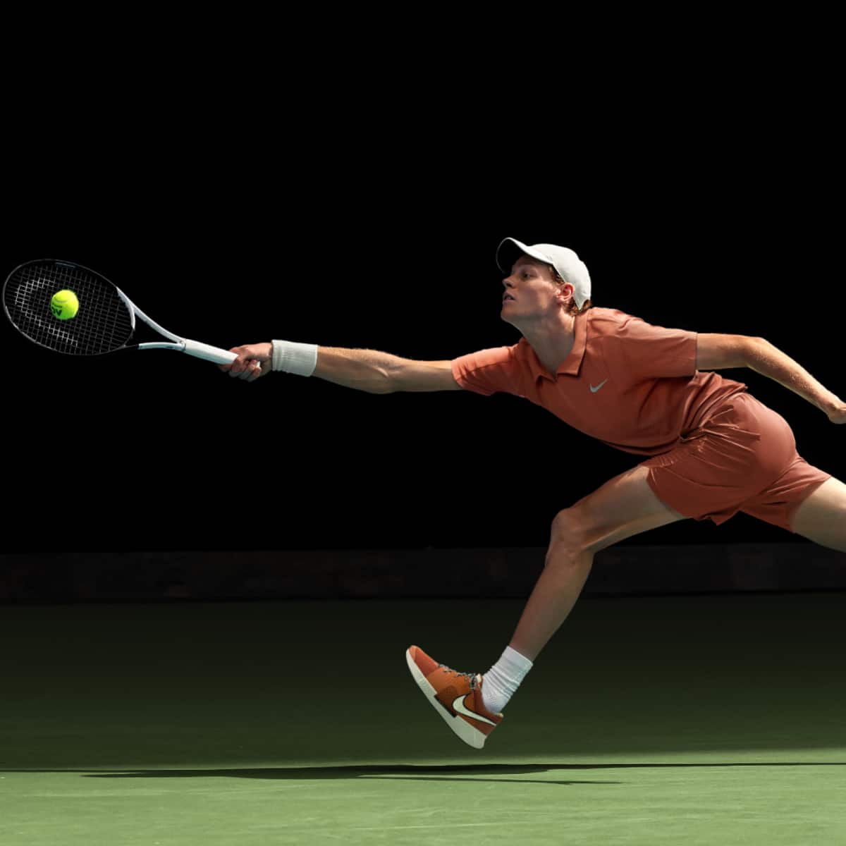 Jannik Sinner. Nike.com