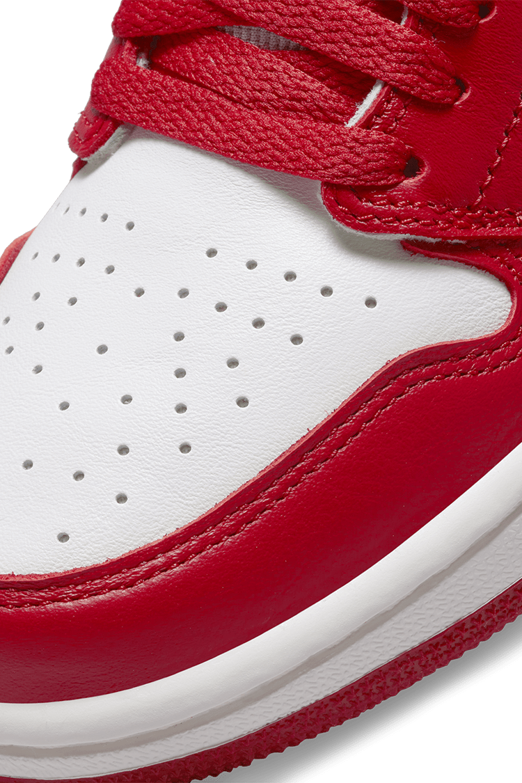 Fecha de lanzamiento del calzado Air Jordan 1 "Varsity Red" para mujer (DJ4891-061)