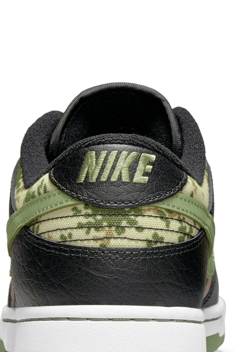 วันเปิดตัว Dunk Low “Black Multi-Camo”