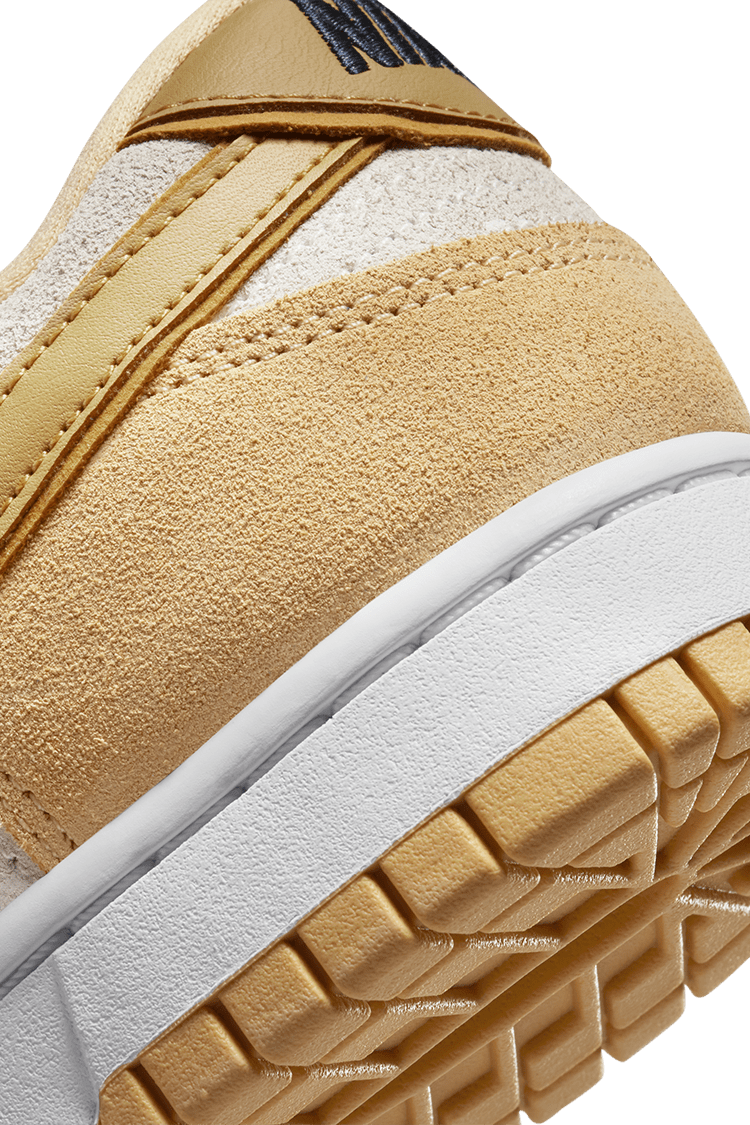 Fecha de lanzamiento del Dunk Low Gold Suede para mujer DV7411 200 Nike SNKRS