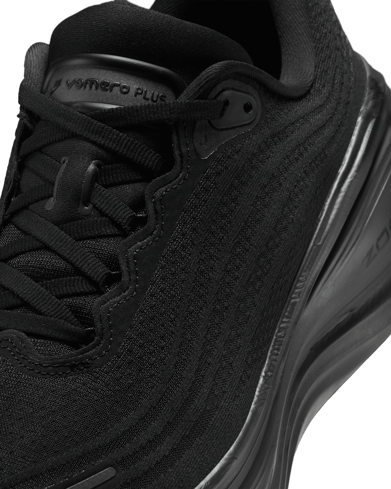 Ημερομηνία κυκλοφορίας του Vomero Plus "Black" (IO4482-002)