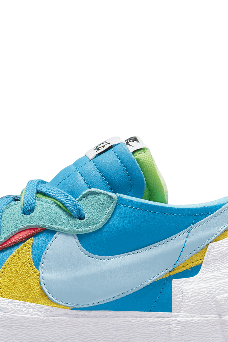 วันเปิดตัว sacai x KAWS Blazer Low “Neptune Blue” (DM7901-400)