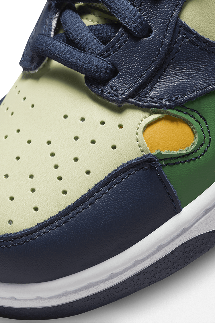 Fecha de lanzamiento del Dunk High "Pistachio and Midnight Navy" para mujer (DQ7575-300)