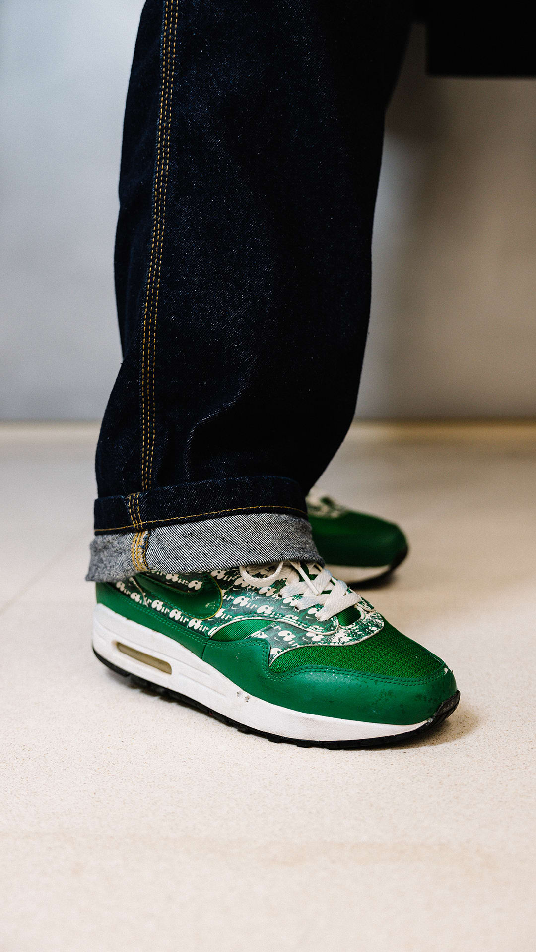 Street SNKRS – NAKED Copenhagen HOUSE PARTY Parigi 