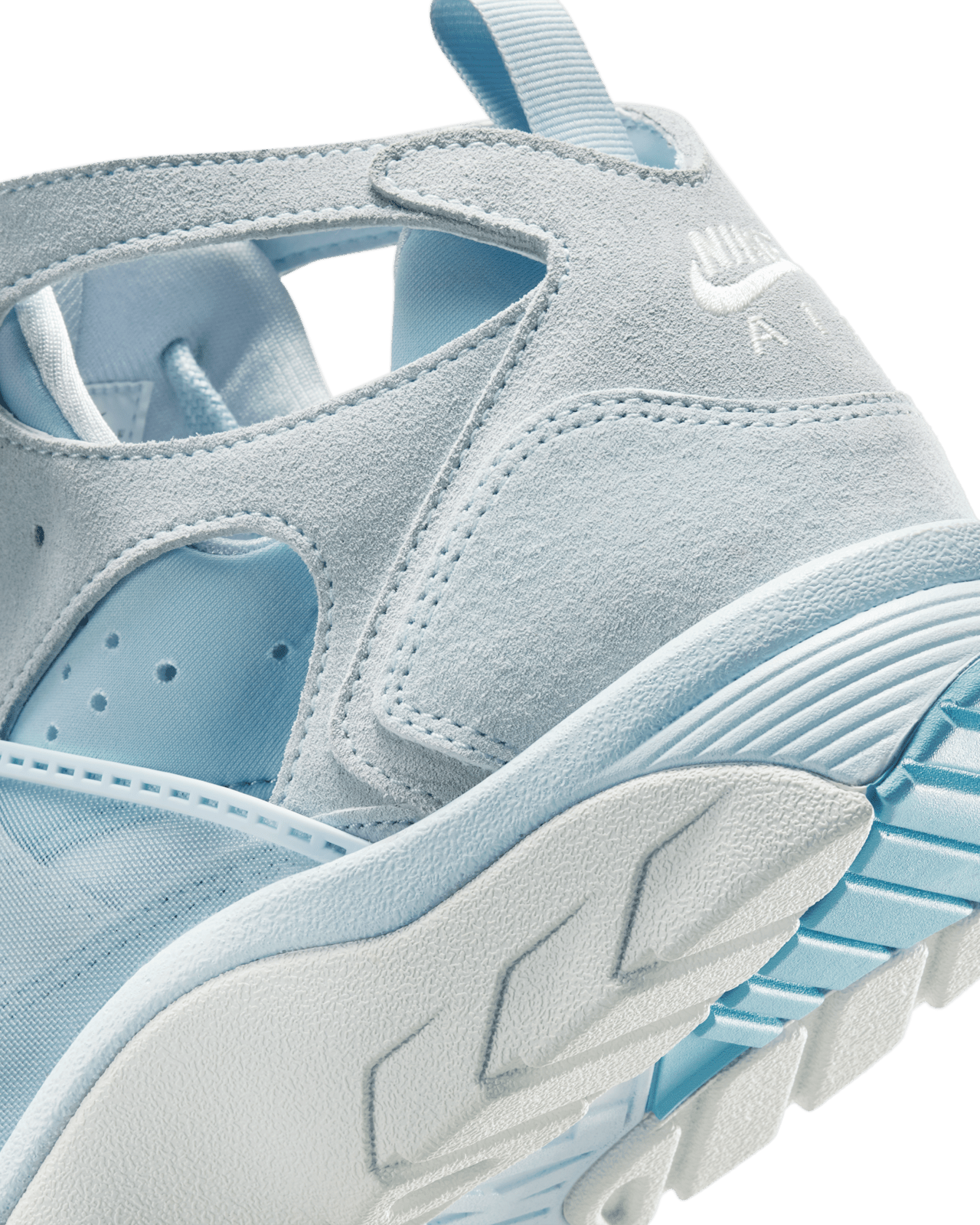 Air Trainer Huarache „Blue Tint and Light Armory Blue” (IB7678-400) – megjelenési dátum