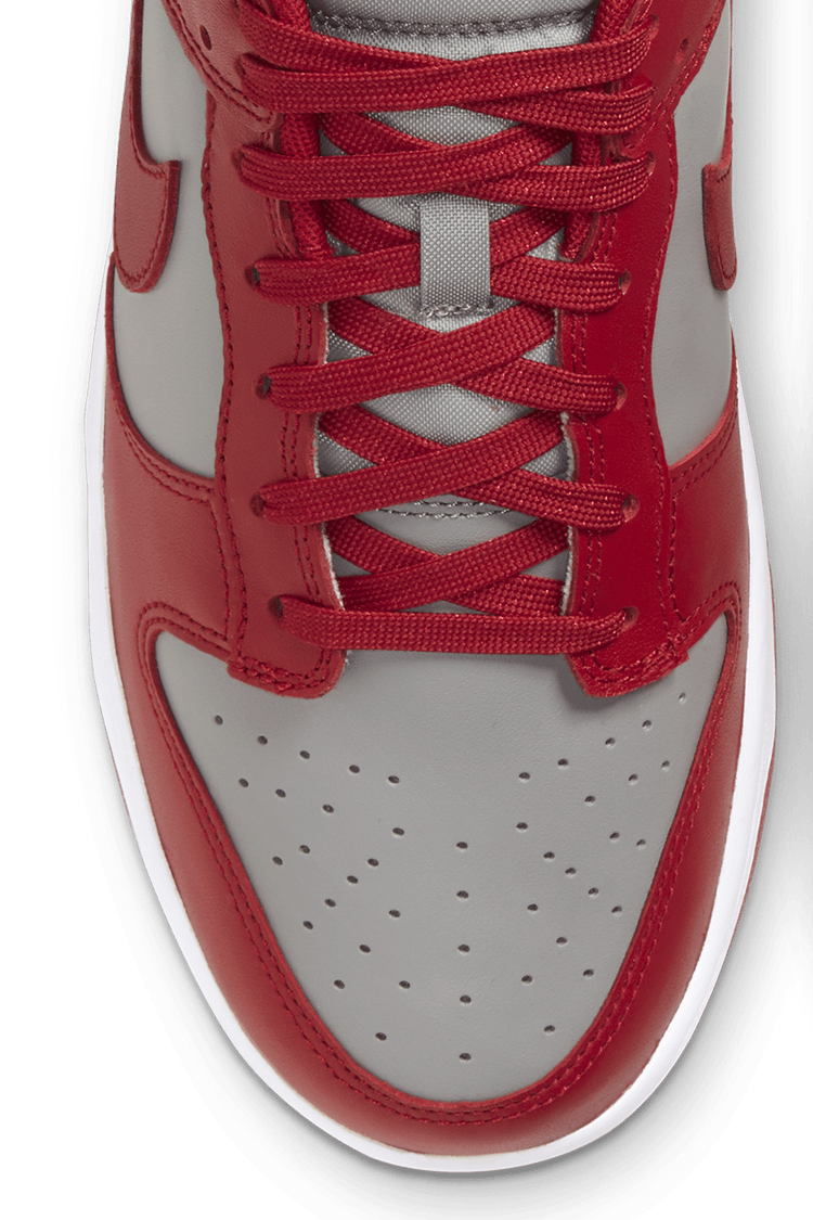 Medium gray red nike dunks 2009 best sale