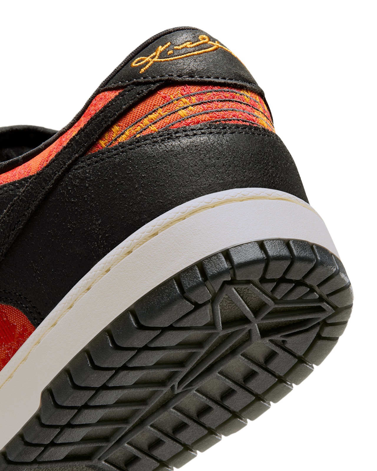 Fecha de lanzamiento de los Kobe Dunk Low Protro "Anthracite and Sundial" (IQ3922-001)