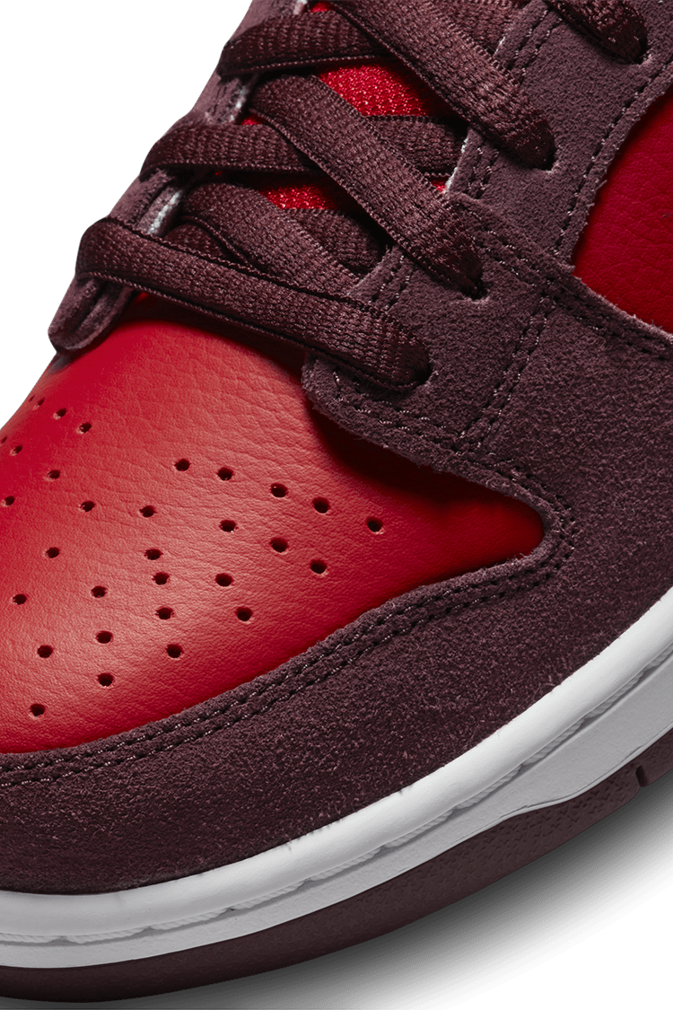 SB Dunk Low "Cherry" (DM0807-600) – Data del lancio