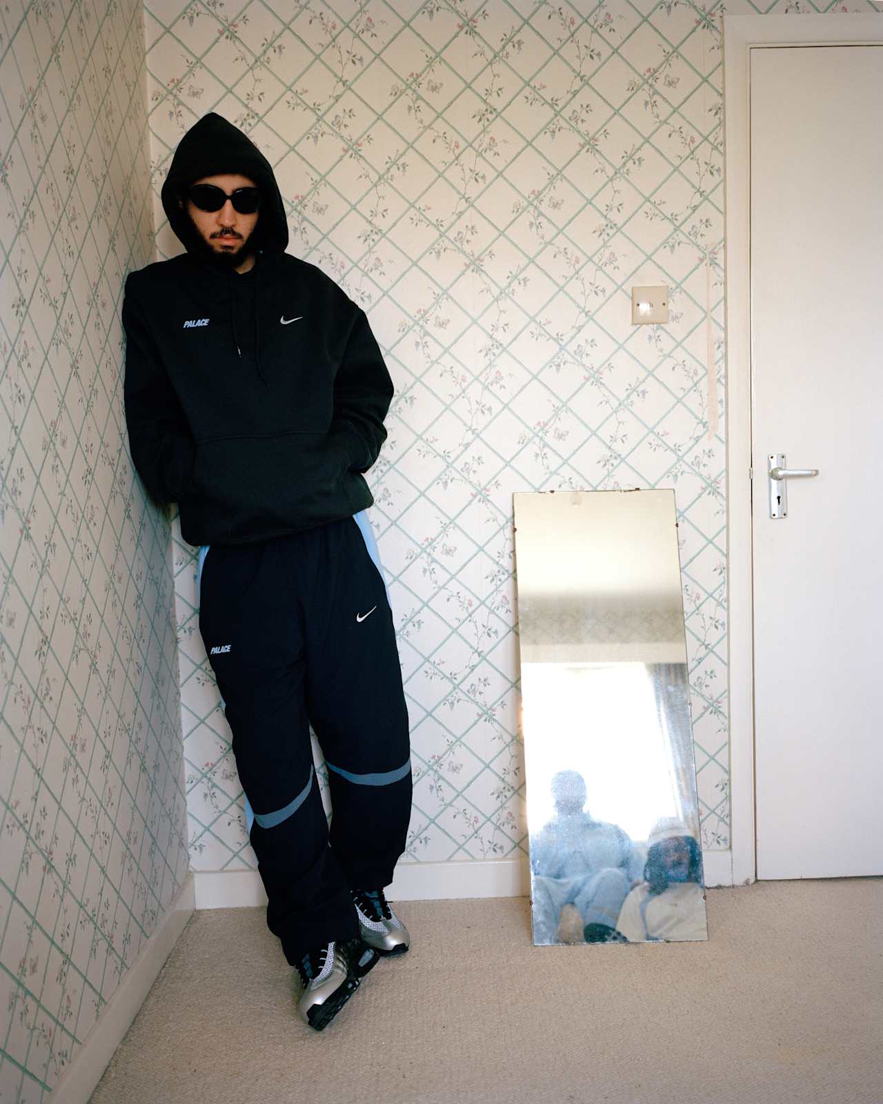 วันเปิดตัว Air Max 95 Big Bubble x Palace "Metallic Silver and Aluminum" (IQ7708-095)