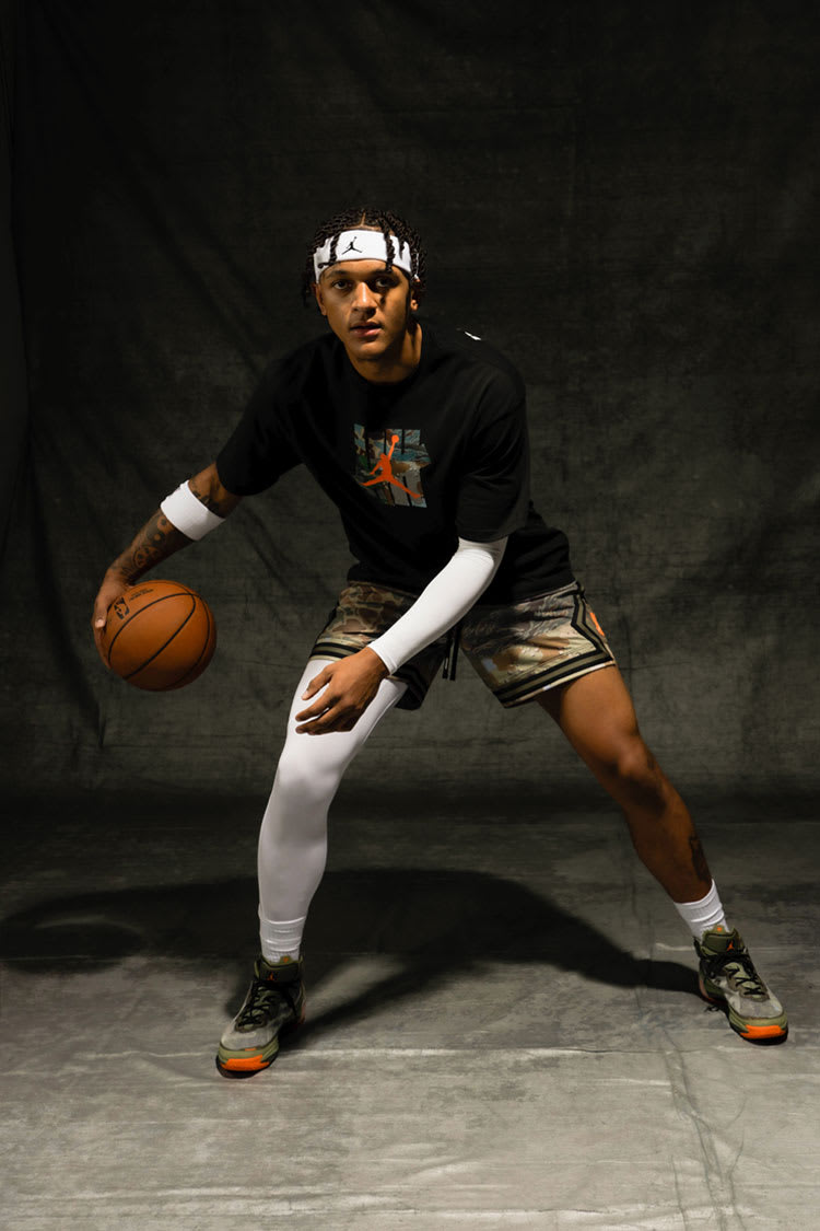 วันเปิดตัว Jordan x UNDEFEATED Apparel Collection