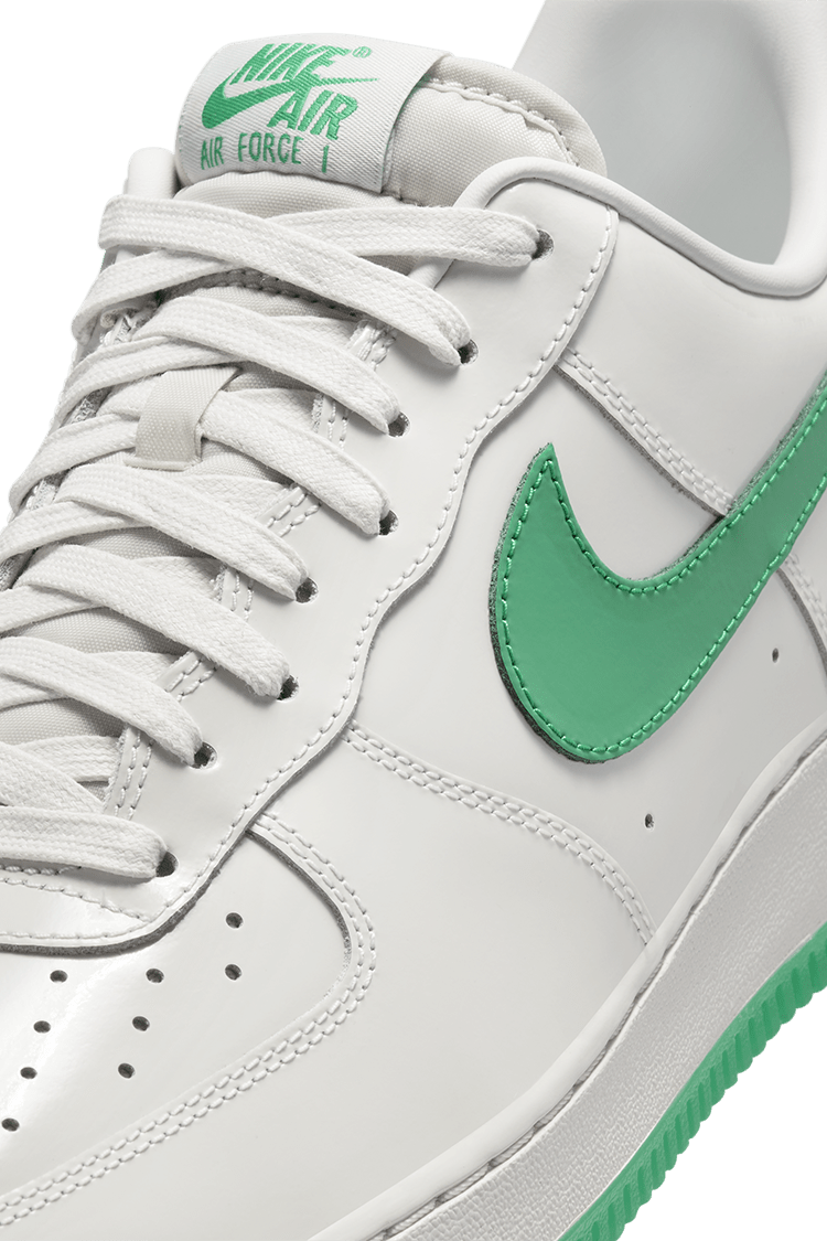 วันเปิดตัว Air Force 1 '07 Premium "Platinum Tint and Stadium Green" (HF4864-094)