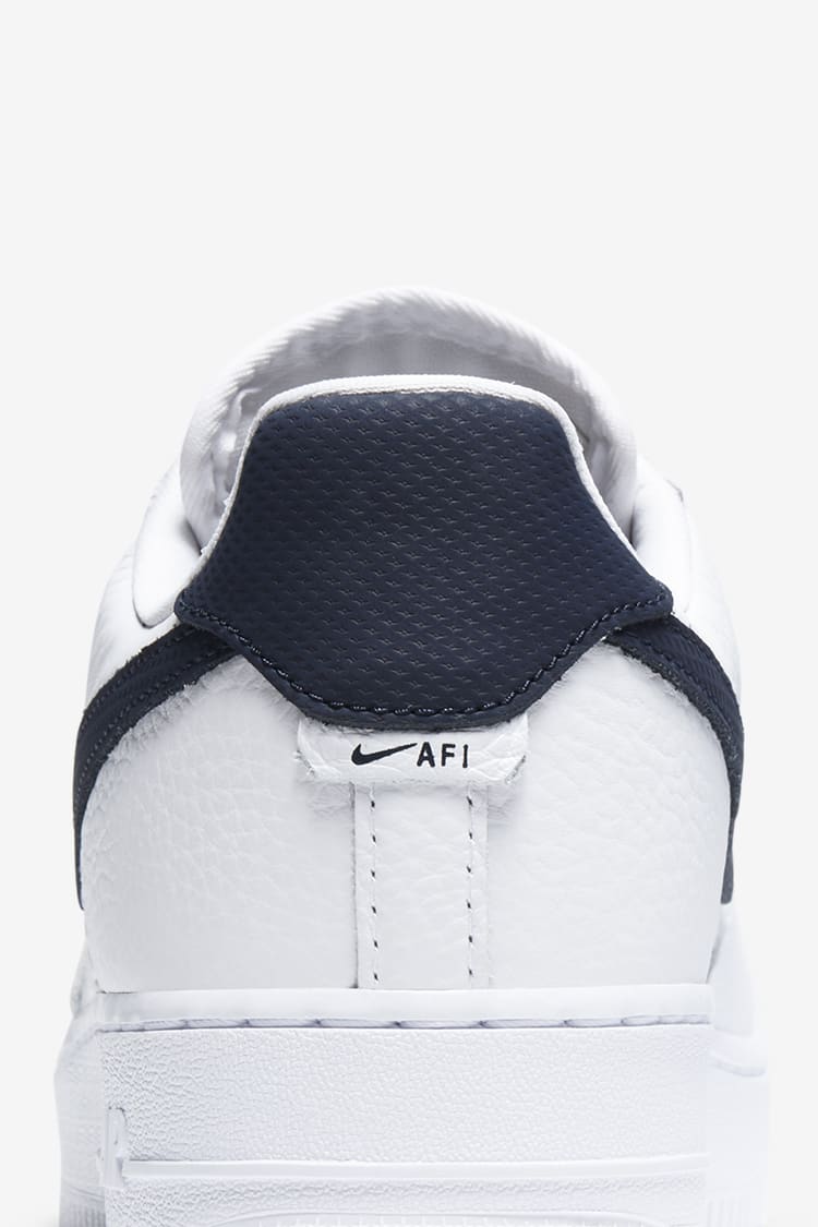 วันเปิดตัว Air Force 1 Craft “White & Obsidian”