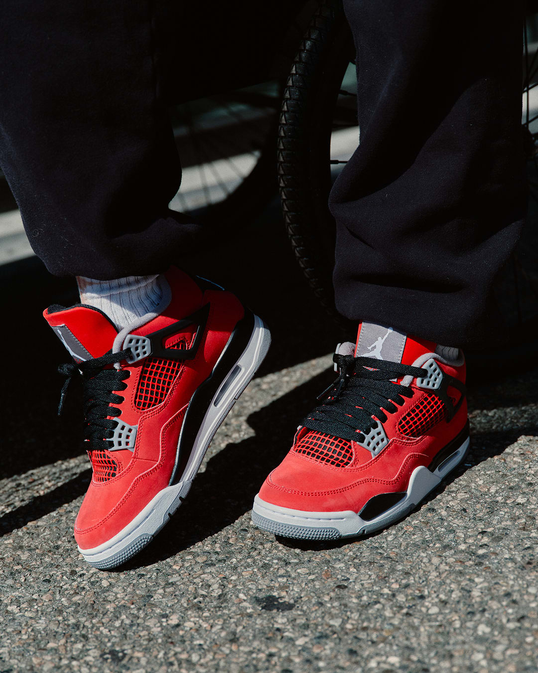 Street SNKRS: AJ4 "TORO BRAVO" X SHOE PALACE