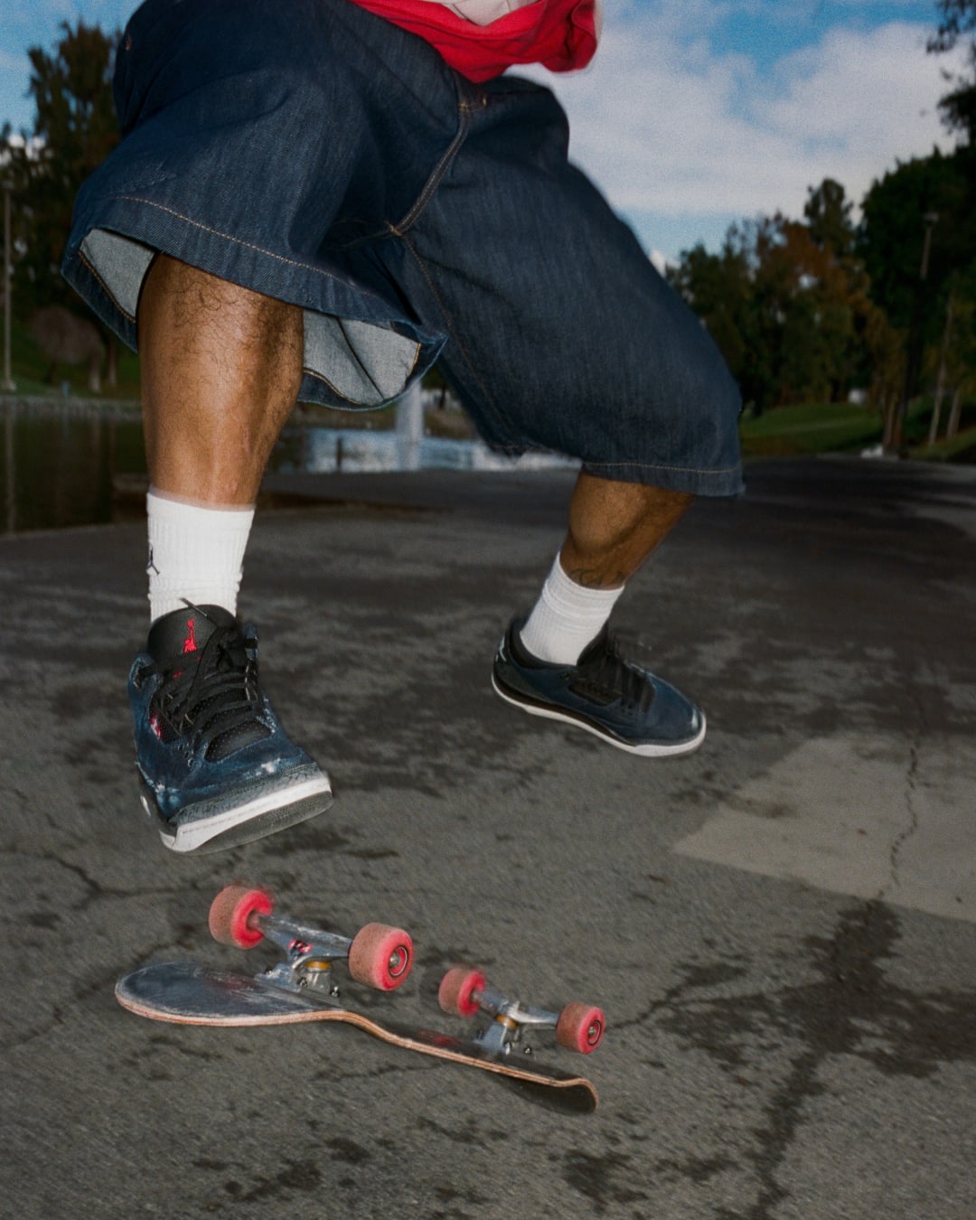 Fecha de lanzamiento de los Air Jordan 3 x Levi's® "Indigo and Gym Red" (IH7959-400)