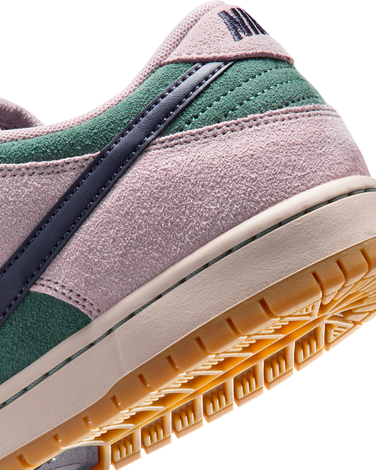 NIKE SB DUNK LOW PRO Release Date