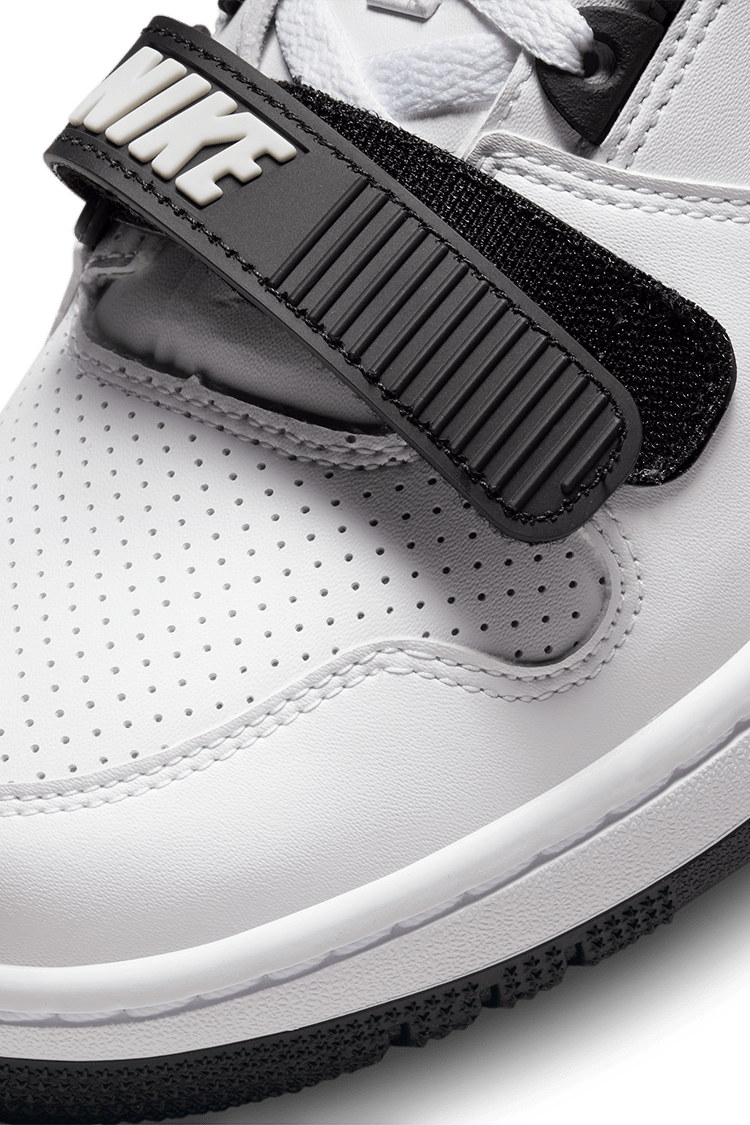 Fecha de lanzamiento del AAF88 x Billie "Black and White" (DZ6763-102) 