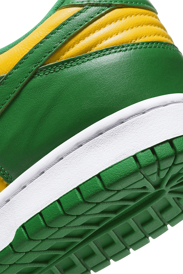วันเปิดตัว Dunk Low "Pine Green and Varsity Maize" (CU1727-700)