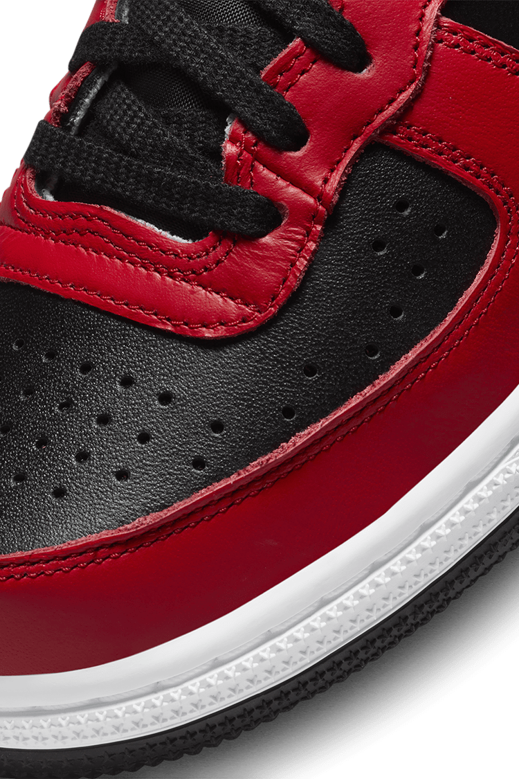 วันเปิดตัว Terminator High "Black and University Red" (FN4442-001)