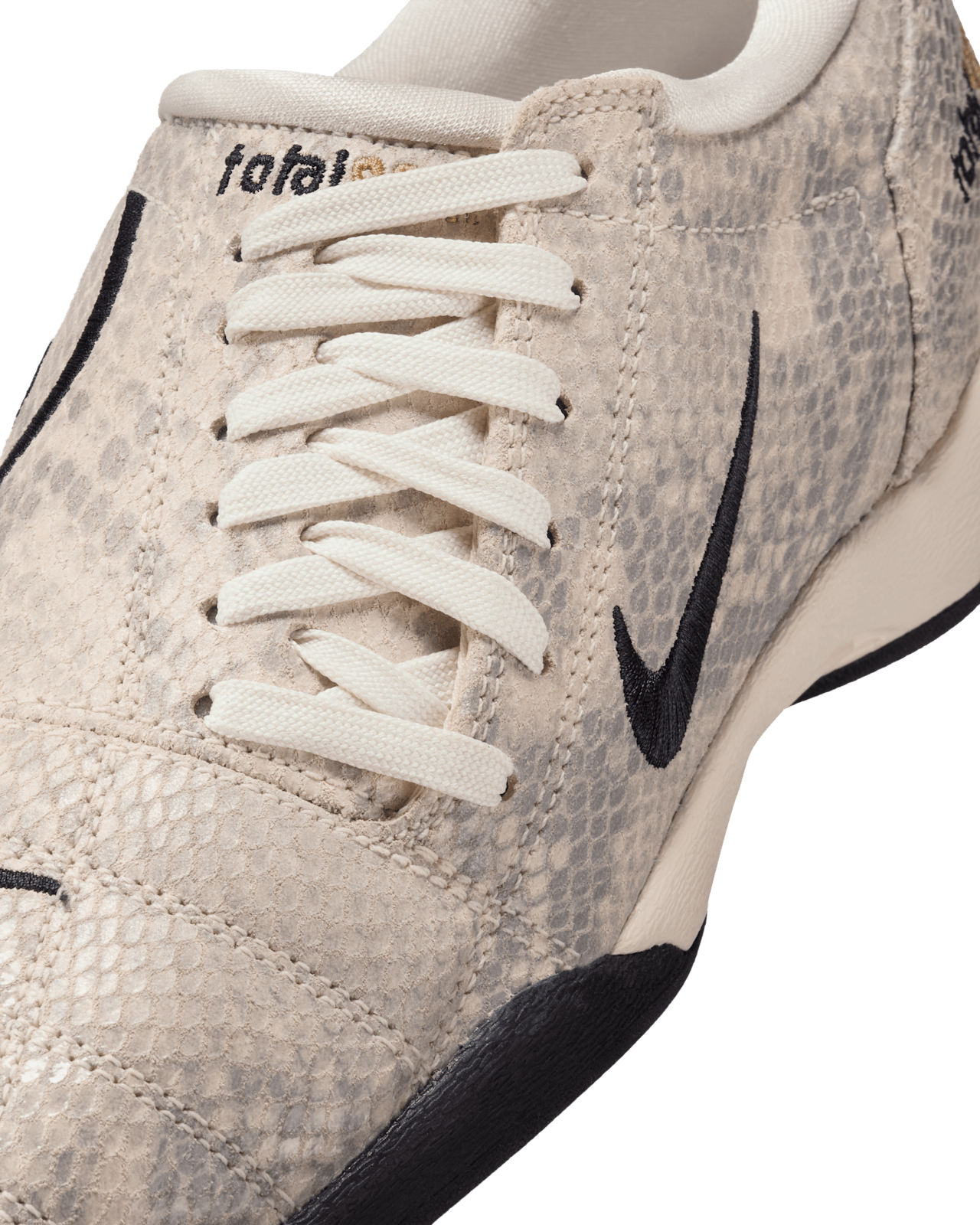 【NIKE公式】レディース トータル 90 'Pale Ivory and Black' (IB4204-100/ WMNS NIKE T90 SE)