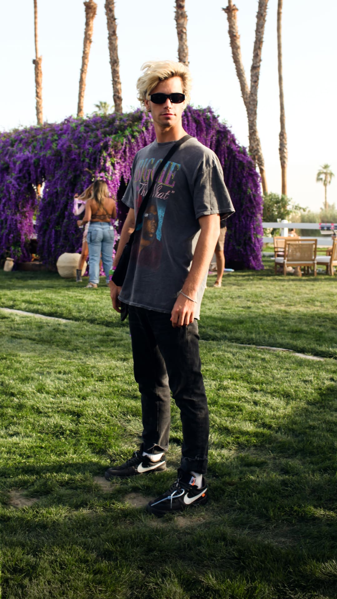 Street SNKRS: Revolve Festival