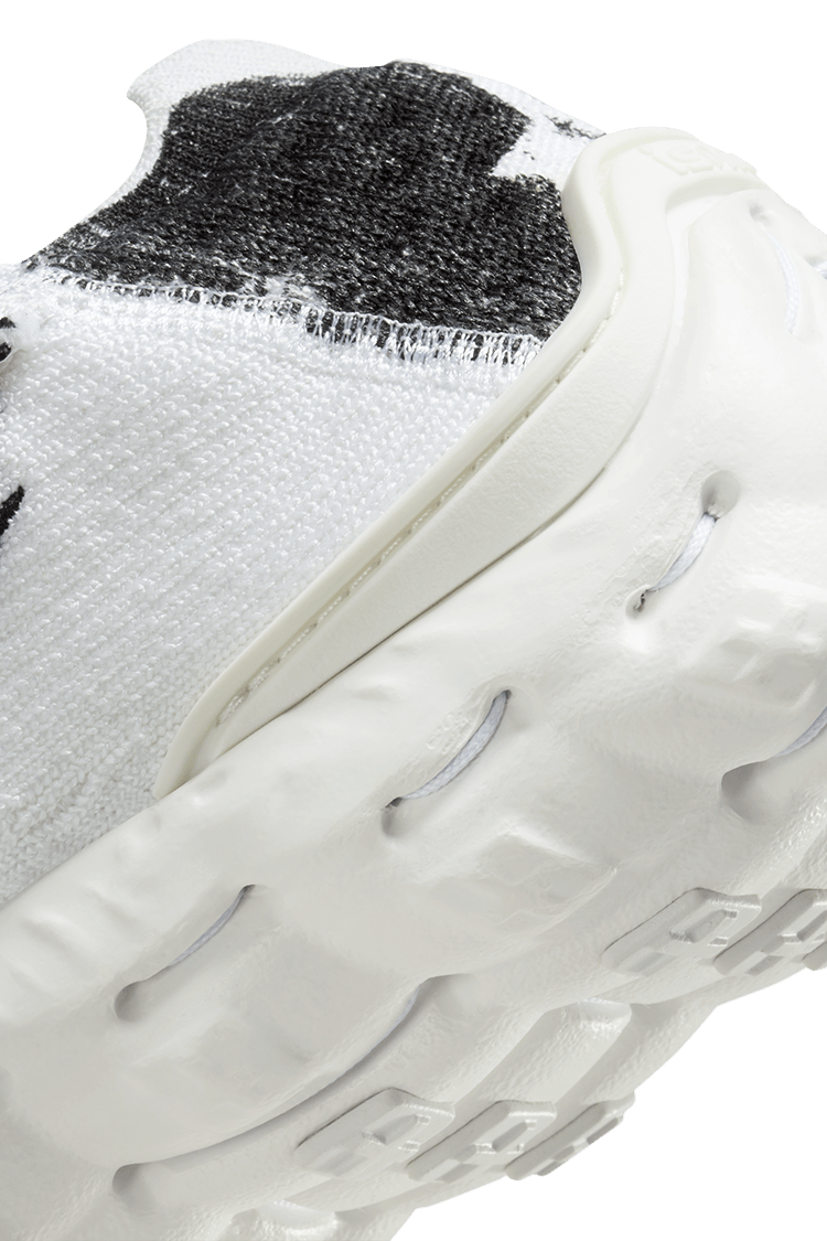วันเปิดตัว ISPA MindBody "Black and White" (DH7546-101)