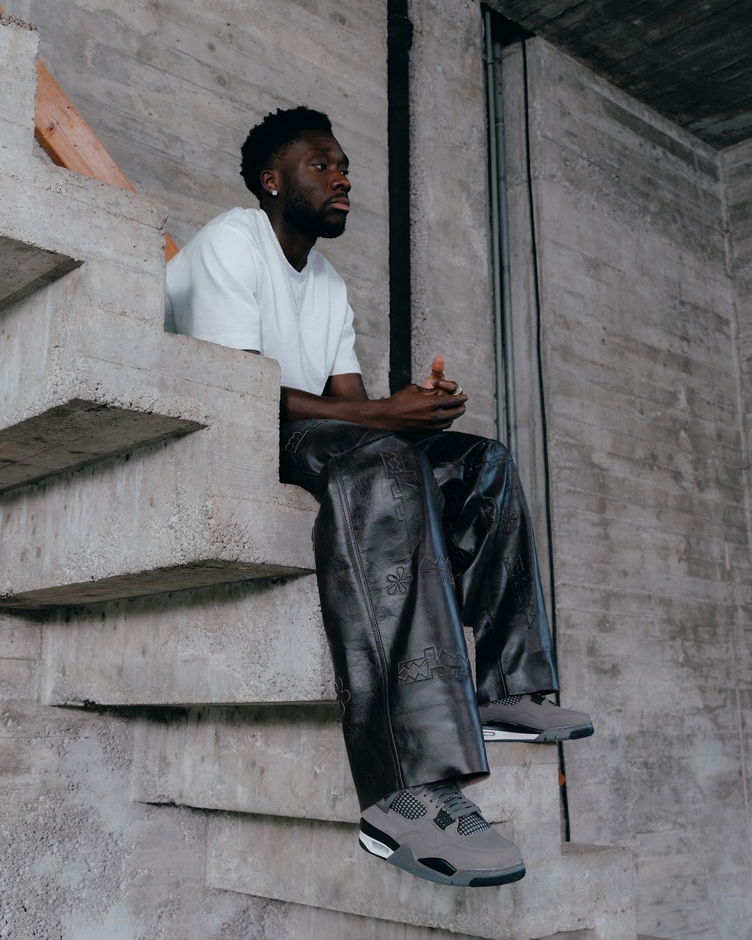 Air Jordan 4 « Cavestone » : solebox & Alphonso Davies Present 