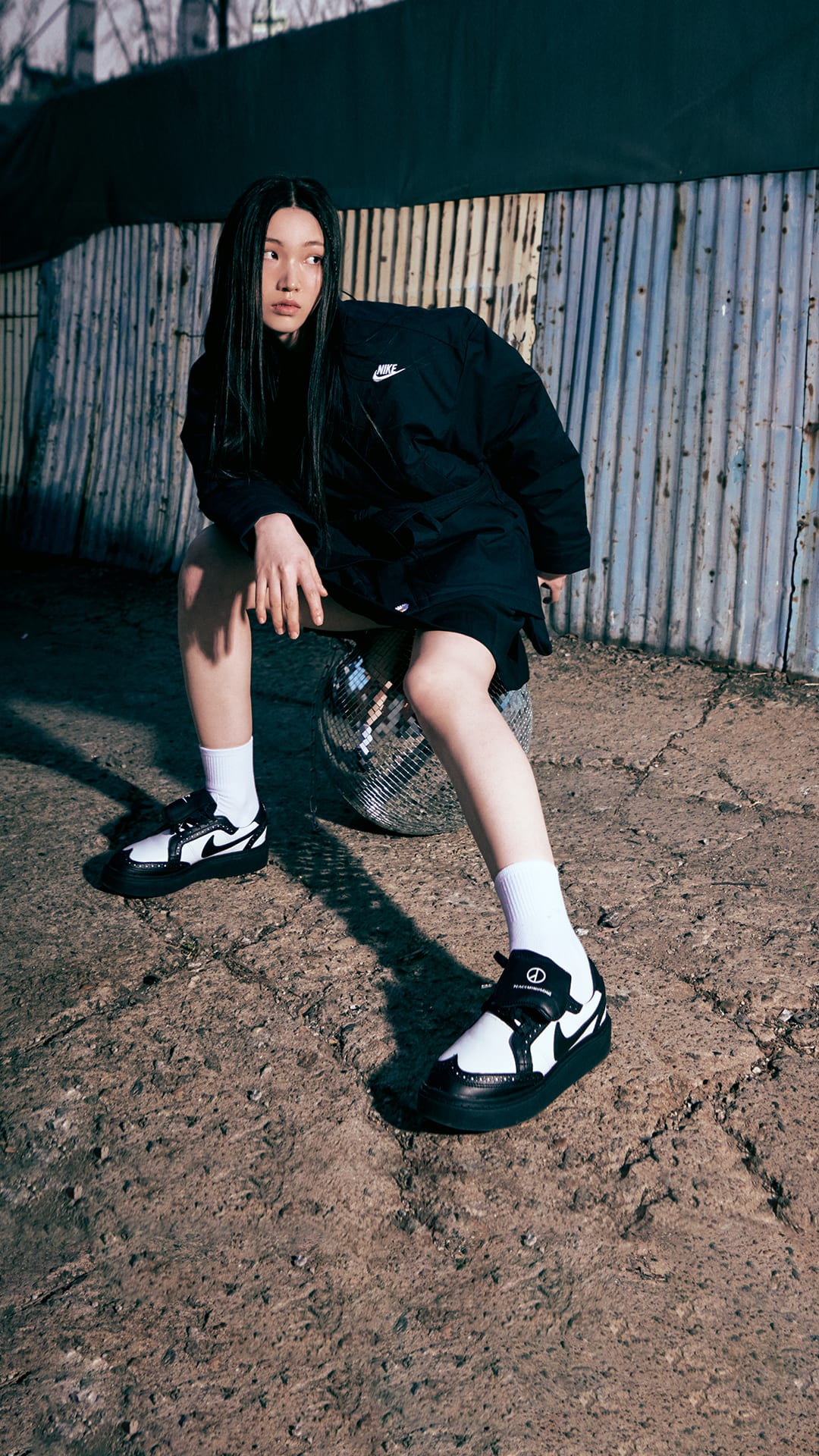 SNKRS-stil: Nike Kwondo 1 x PEACEMINUSONE