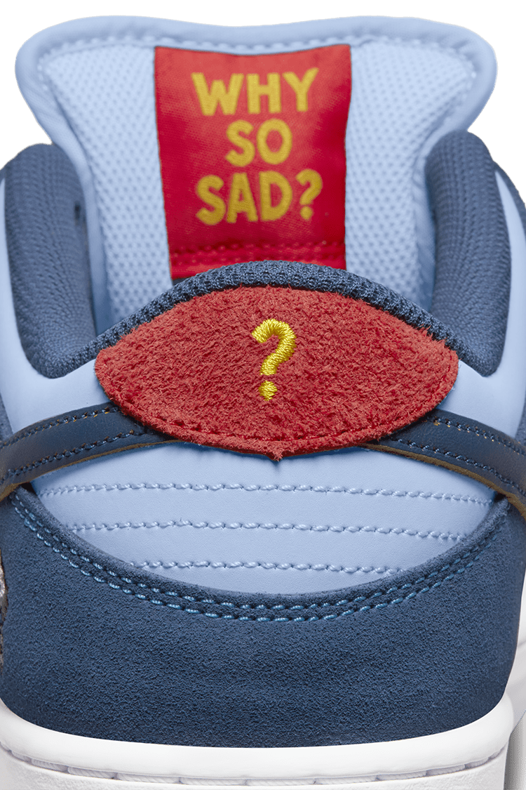 【NIKE公式】SB ダンク LOW 'Why So Sad?' (DX5549-400 / NIKE SB DUNK LOW PRM WSS)