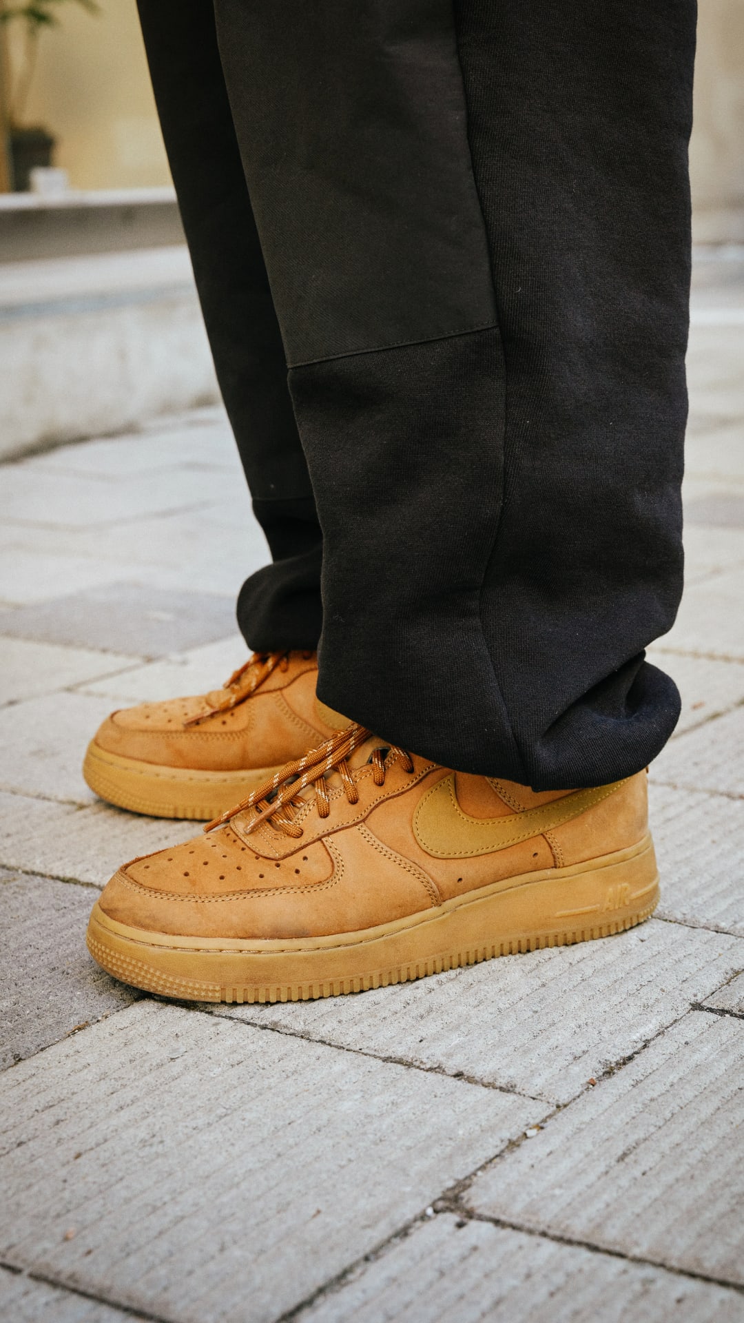 【NIKE公式】Street SNKRS：弘大
