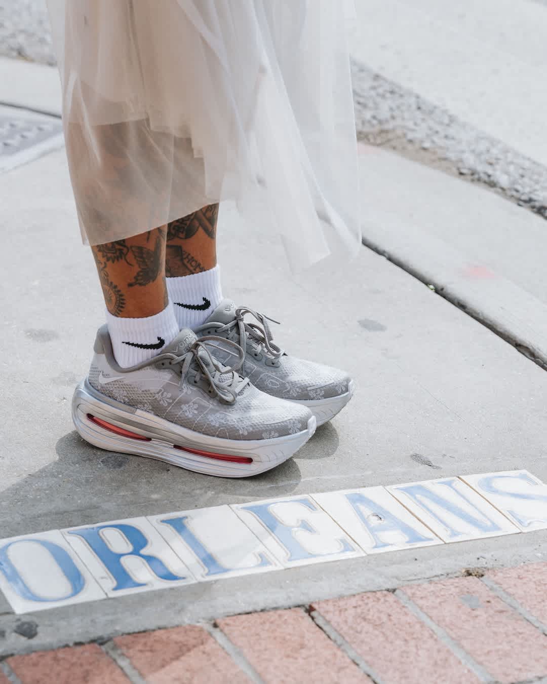 Women's Vomero 'Geyser Grey and Metallic Silver' (IQ0028-001) Release Date