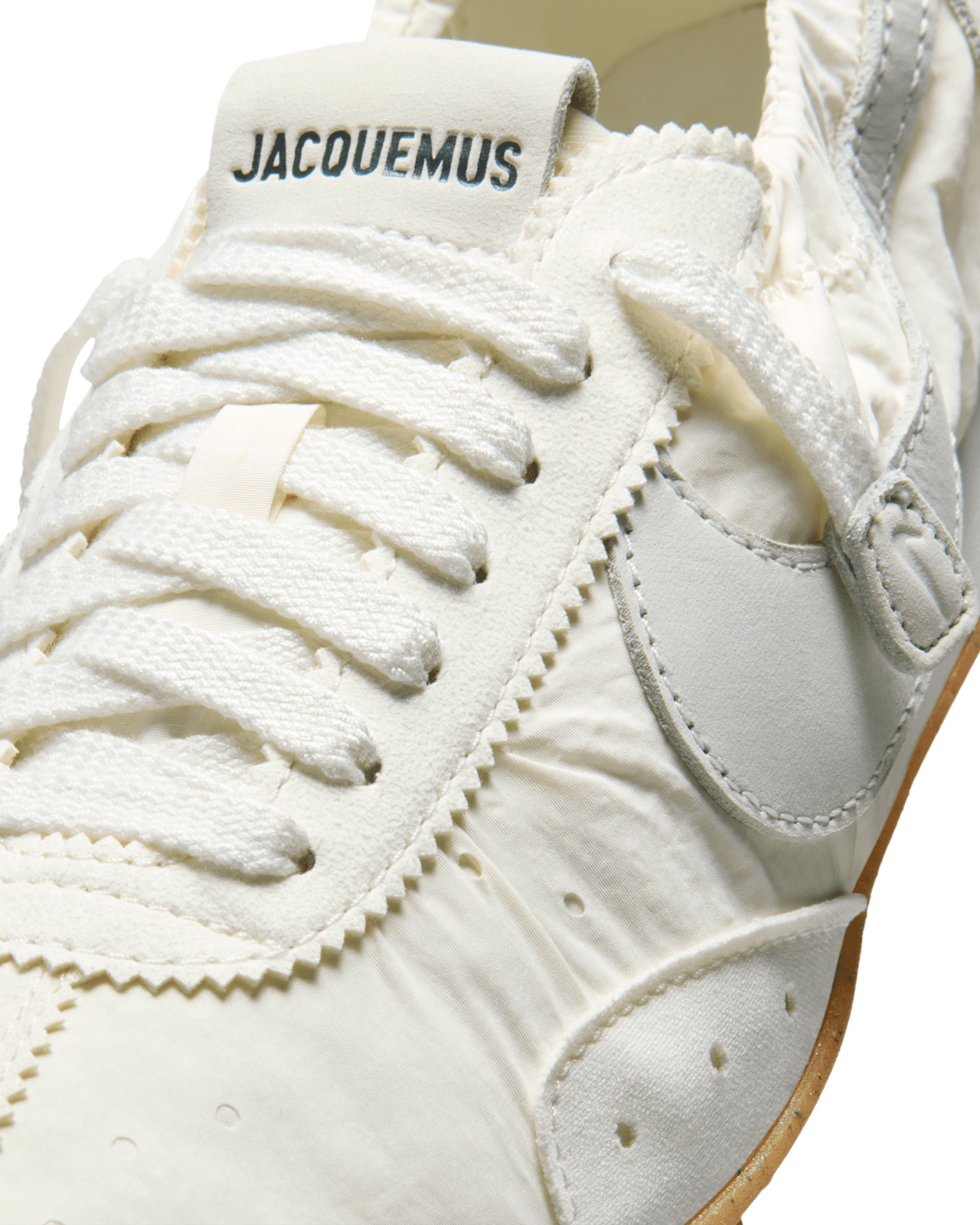Moon Shoe x Jacquemus 'Soft Pearl and Sail' voor dames (HV8547-002) — releasedatum