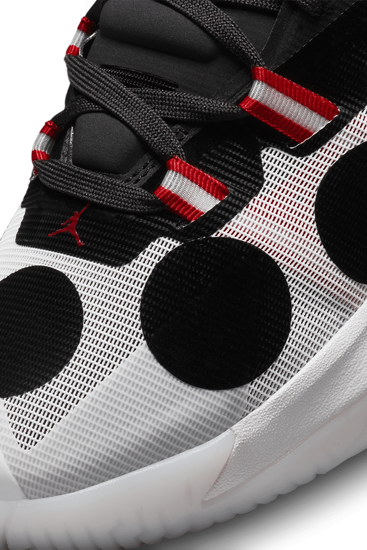 Zion 1 x Naruto 'White and University Red' 發售日期