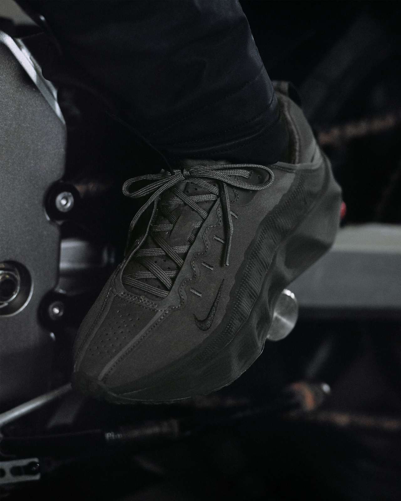 【NIKE公式】ナイキ エイバ ローバー x ヘイン ソ 'Black' (HQ2863-3001 / NIKE AVA ROVER HS)